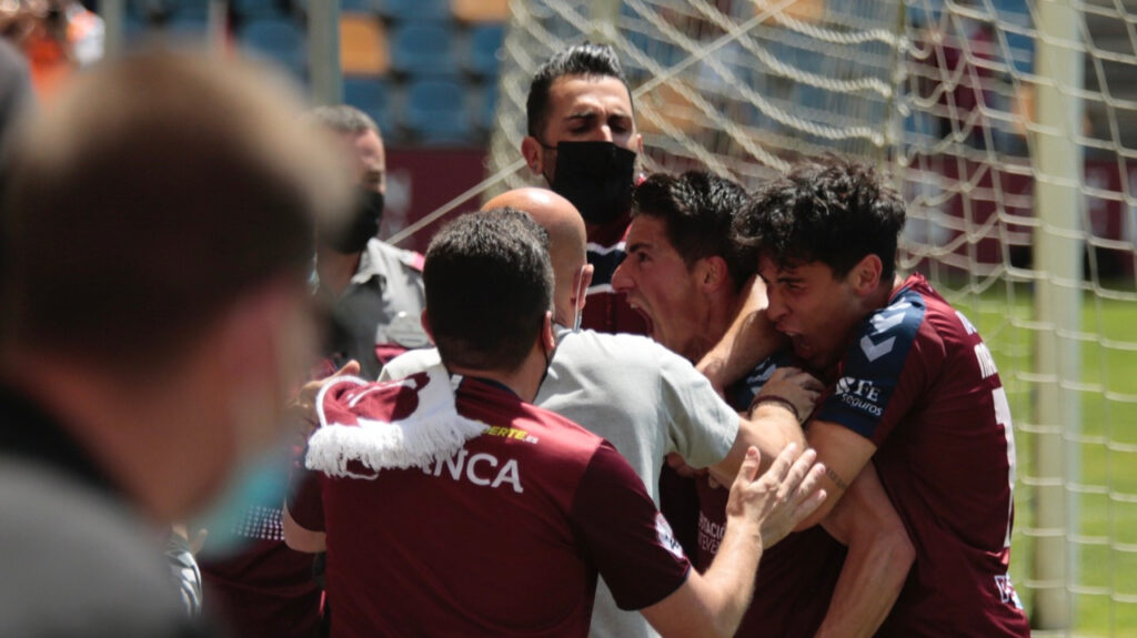 Álvaro Cortéss, Santi Figueroa y Martín Diz renovados