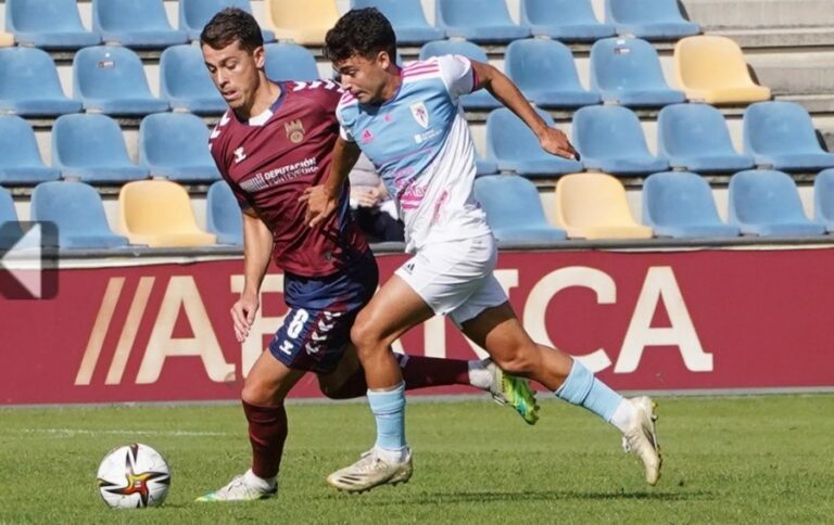Javi Rey contra la SD Compostela - PontevedraCF.Net