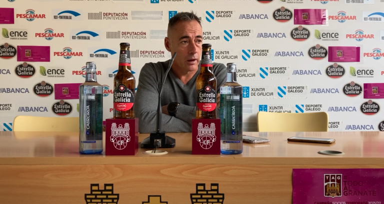 El entrenador Ángel Rodríguez en la rueda de prensa previa al enfrentamiento ante el UC Ceares