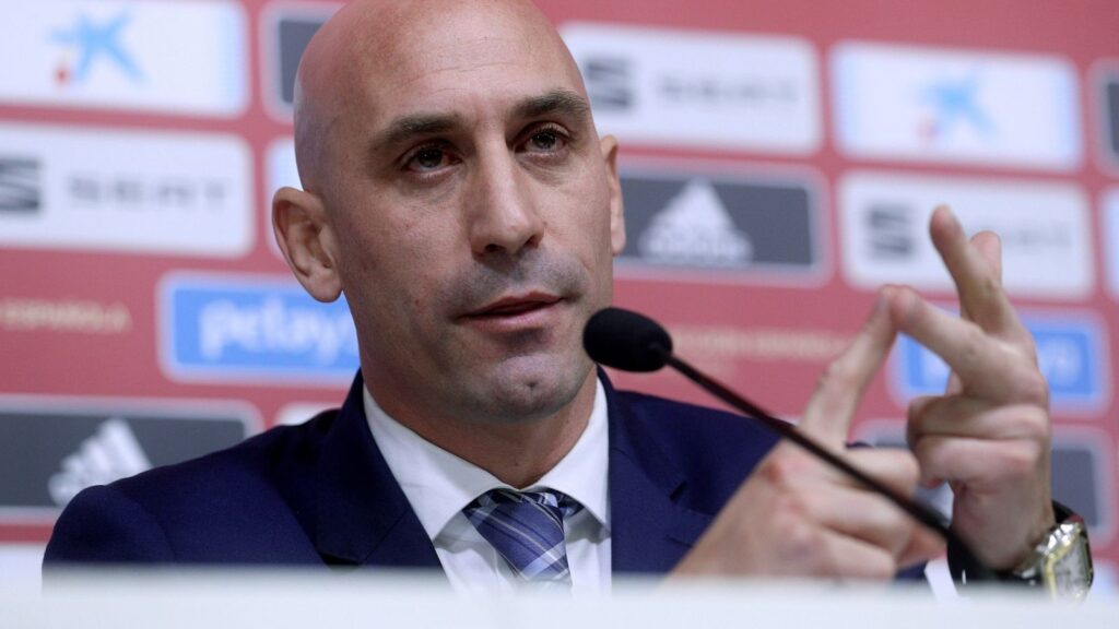 La decisión de horario unificado de la RFEF es absurda