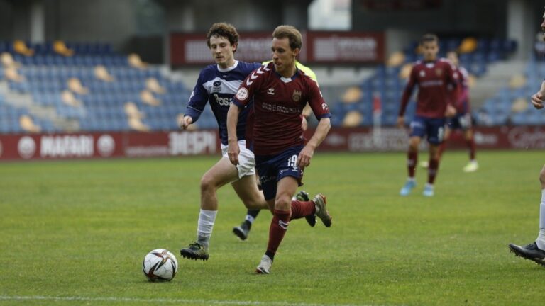 Yelko Pino renueva con el Pontevedra CF