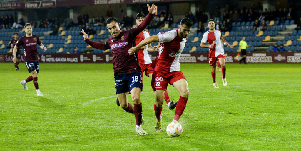 Charles en el partido ante el Algeciras