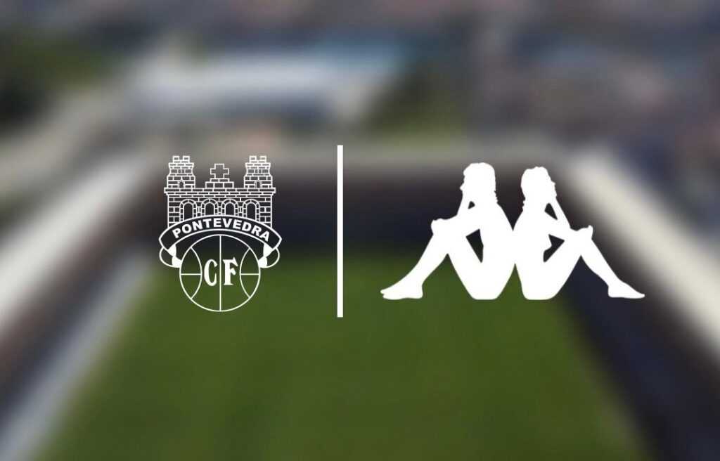 Escudo del Pontevedra CF junto al de la marca deportiva Kappa