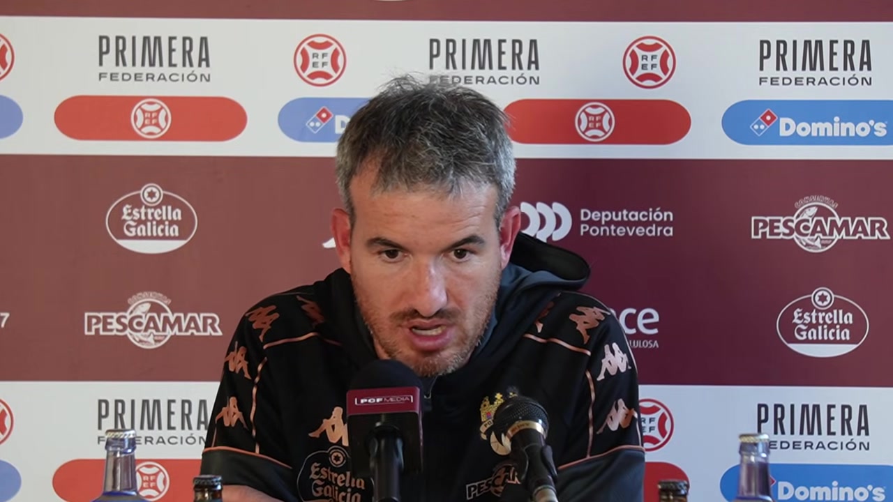 Rubén Domínguez, entrenador del Pontevedra CF, en la rueda de prensa posterior al partido ante el CP Cacereño