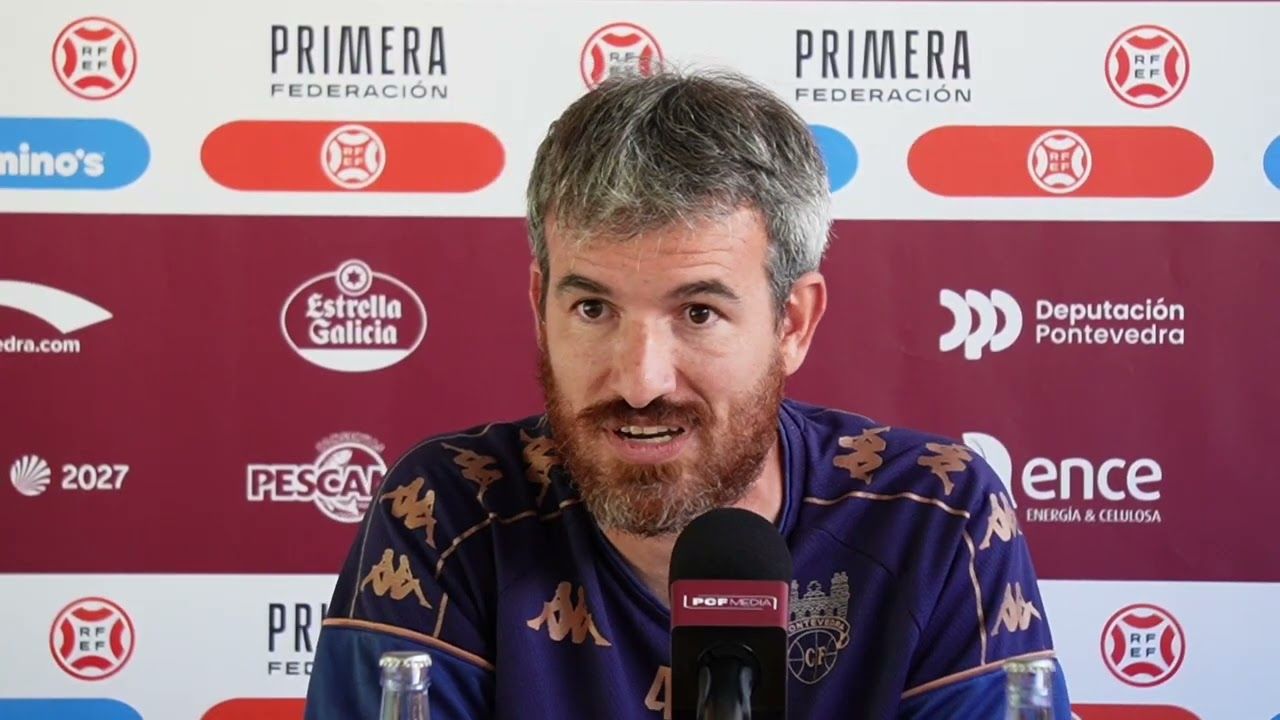 Rubén Domínguez durante la rueda de prensa previa al Pontevedra - AD Mérida