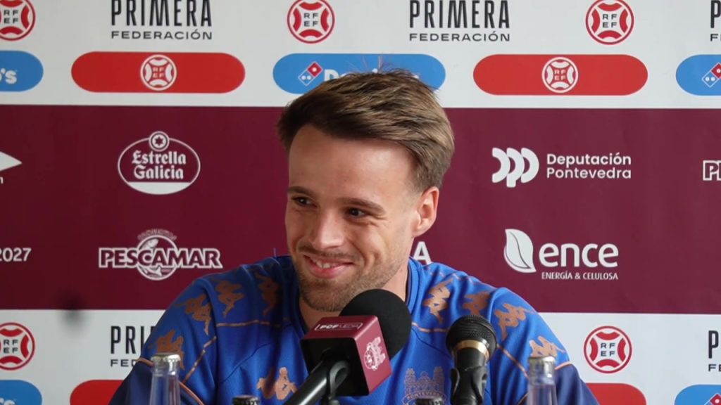 Rui Pedro, lateral izquierdo del Pontevedra CF, en rueda de prensa